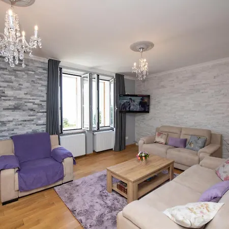 Apartment In With Seaview, Balcony, Air Condition, Wifi 5025-4 Ika