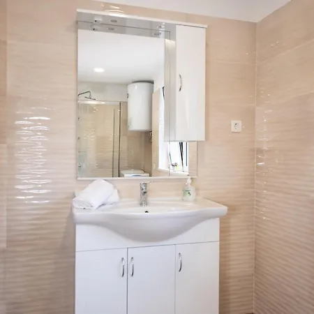 Apartment In With Seaview, Balcony, Air Condition, Wifi 5025-4 Ika