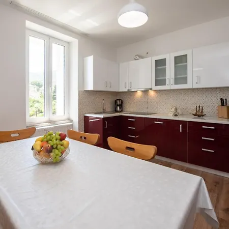 Apartment In With Seaview, Balcony, Air Condition, Wifi 5025-4 *