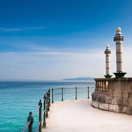 In With Seaview, Balcony, Air Condition, Wifi 5025-4 Apartment *