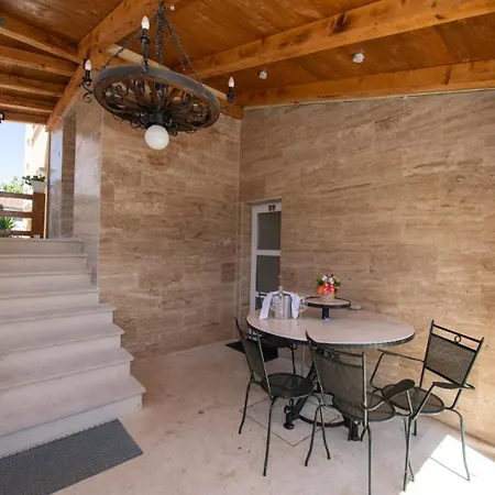 In With Seaview, Balcony, Air Condition, Wifi 5025-4 *